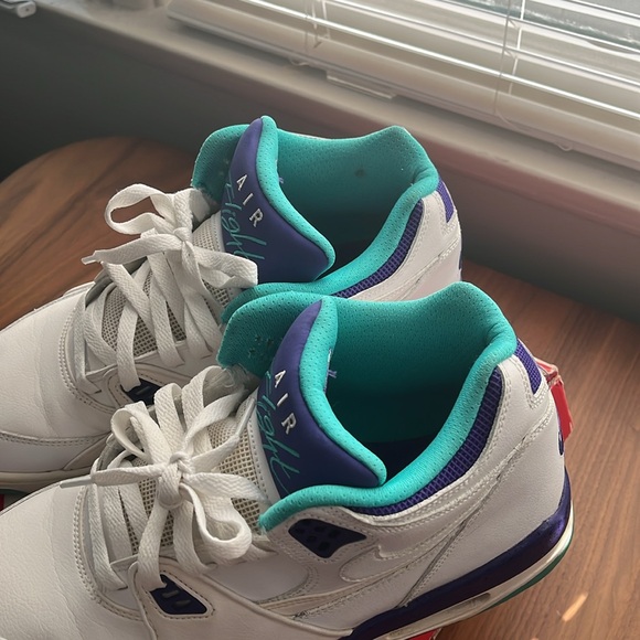 Vintage Display Pair Nike Air Flight ‘89.  Ultra rare Grape Colorway. Size 11 - Picture 3 of 7